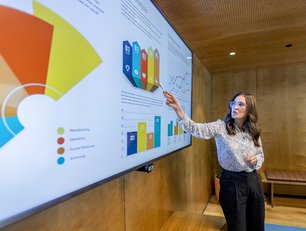 Kearney charts resilience-to-regeneration business struggle