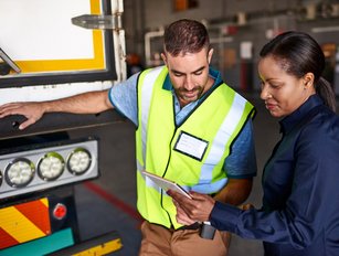 Logistics: new digital shipping standards; port-drones move