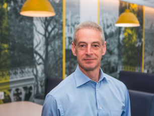 Geopolitics 'shaping AI chips supply chain' - EY's Steinberg